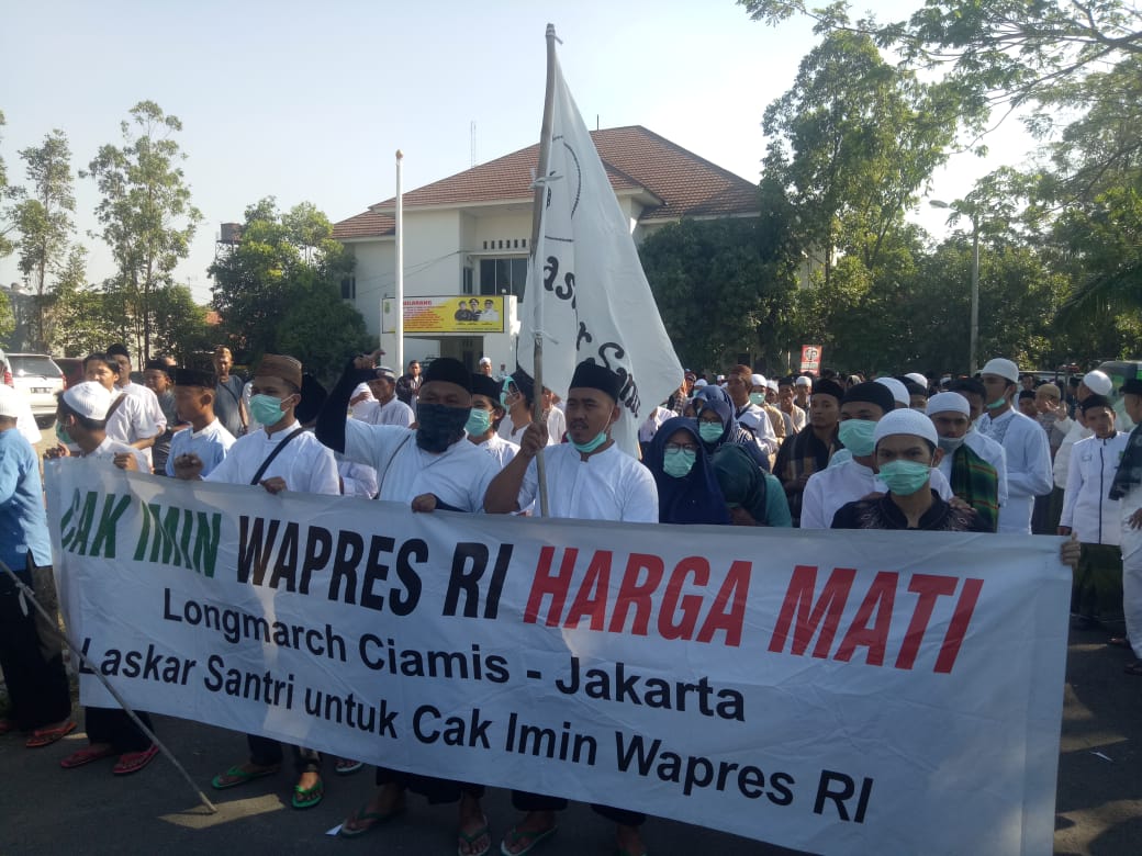 Rangkuti01's tweet photo. #LongMarchSantri 
#CakIminWapresHargaMati 
#CakIminUntukIndonesia 
#JokowiCakImin 
#JOIN2019 
@longmarchsanri
@jazilfawaid 
@KangSyaifulHuda 
@manika_ARB 
@DodiShawana1
@indra030214 
@KiranaCheryl https://t.co/eQZHIK6LLZ