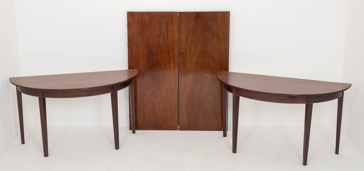 PhilipHuntUK's tweet image. Mahogany Circular Extending Dining Table available from philiphuntantiques.co.uk #circulardiningtable #extendingcirculardiningtable #demilune