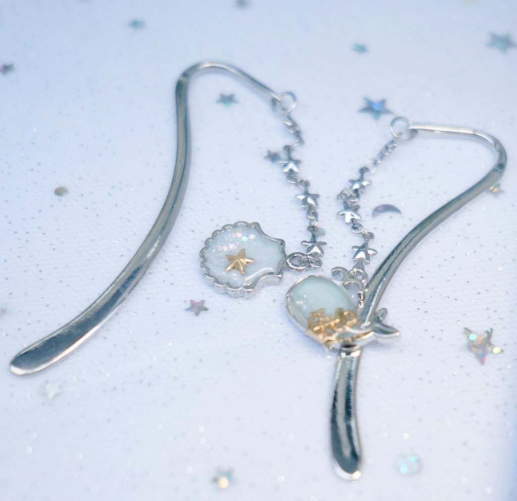 RT) 부산 모꼬지가 얼마 안남았어요!
부산은 처음 이라 긴장되서 심장이 입밖으로 튀어나올 것 같아요ㅠㅠ 
다들 힘내라고 RT한번 해주시구요 
11일 부산 모꼬지 끝나면
예쁜 책갈피 두분 보내드릴게요^^/
부산모꼬지도 많이 와주세요♥

부산모꼬지 참가제품은 매일 타래에
하나씩 올릴게요♥