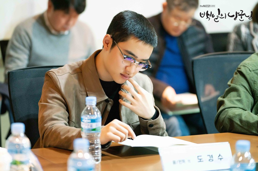 완전무결 왕세자 이율 VS 아.쓰.남 원득
#외워두시오 #아쓰남 #아무짝에도쓰잘데기없는남정네

운명적 선 결혼, 필연적 후 연애!
기억소실 왕세자와 최고령 원녀의 100일 혼인담 #백일의낭군님
9월 10일 [월] 밤 9시 30분 tvN 첫 방송