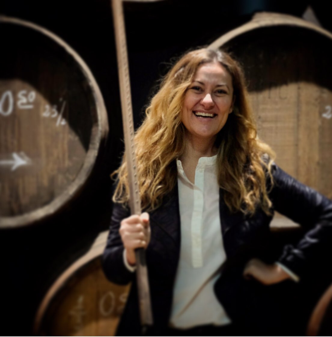 RocioUrium's tweet photo. Buenos días.
Hoy toca aspillar (Old School)
#aspilla #aspillar #bodegadejerez #bodegasdejerez #urium #uriumoment #uriumpeople #sherrywine #sherrylover #vinosdejerez #olorososherry #sherrycask #botasjerezanas #botajerezana #happy #proudofourwines #igualqueninguno https://t.co/O26VE6uLSs