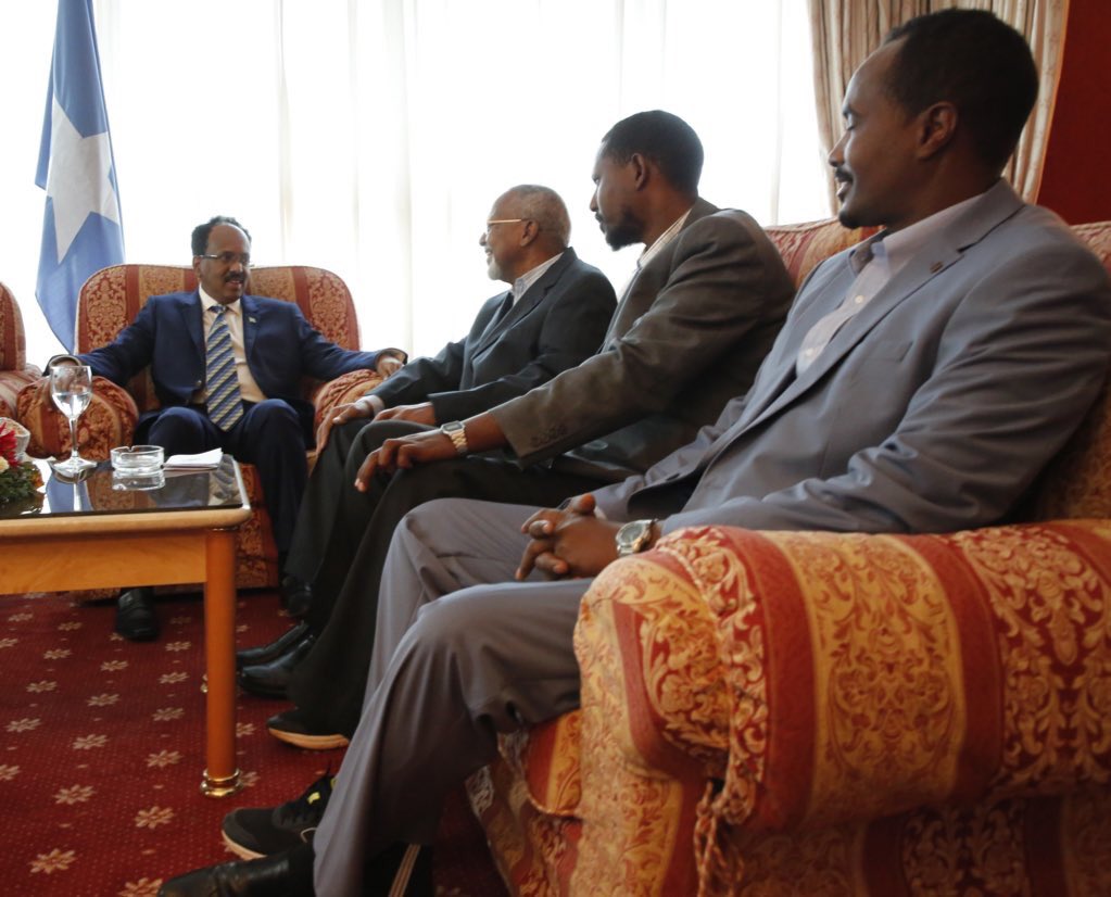 Free_Somaliweyn's tweet photo. Breaking : Photo's of @M_Farmaajo's meeting with the Chairman of the ONLF, Admiral Maxamed Cumar Cismaan in Asmara #Eritrea 

This encounter comes less than a year after Farmaajo ordered the abduction &amp; illegal rendition of ONLF commander Abdikareem Sheekh Muuse (Qalbi Dhagax) https://t.co/P1krTntD8g