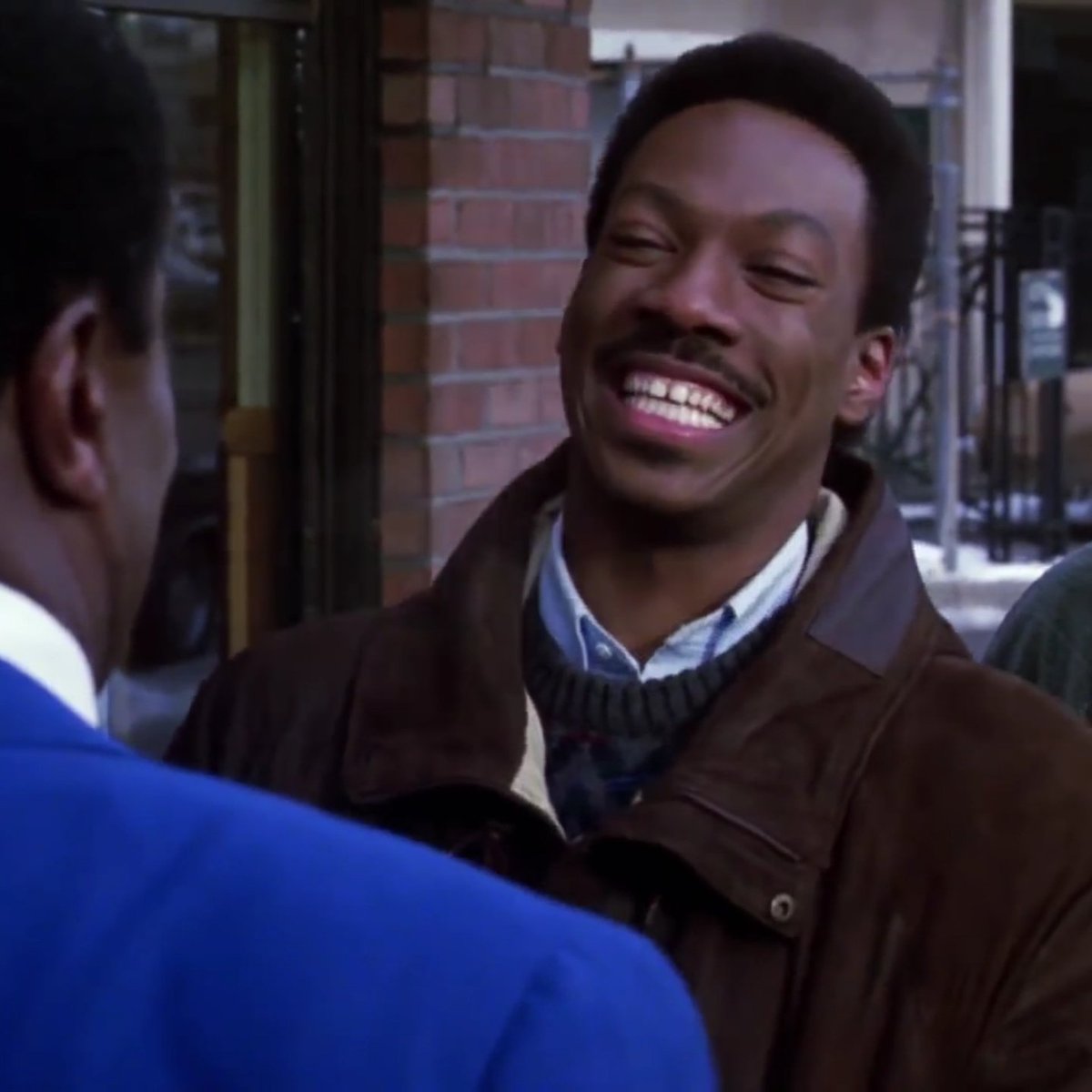 NiiraJukka's tweet image. Tosielämä on aina tarua ihmeellisempää. #Clock'in liikeidea oli värejä myöden kopio #McDonald’sista. Burgerina #BigClock. verkkouutiset.fi/ruotsi-yritti-…
Eddie Murphyn Prinssille morsian (Coming to America) elokuvassa ravintola oli #McDowell’s ja burgeri #BigMic.
youtu.be/djI_ret3S9g