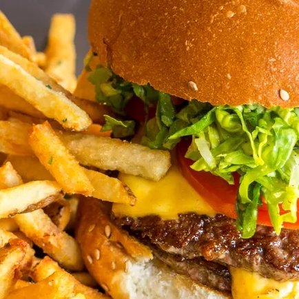 NiiraJukka's tweet image. Tosielämä on aina tarua ihmeellisempää. #Clock'in liikeidea oli värejä myöden kopio #McDonald’sista. Burgerina #BigClock. verkkouutiset.fi/ruotsi-yritti-…
Eddie Murphyn Prinssille morsian (Coming to America) elokuvassa ravintola oli #McDowell’s ja burgeri #BigMic.
youtu.be/djI_ret3S9g