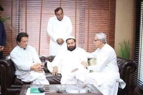 ilatif's tweet image. لگا ہے ضمیر فروشوں کا بازار دیکھو 

New Pakistan 🇵🇰 in making ! Open Buying and selling on #stamppapers of these consciousnessless people; this is the respect of mandate, back to the wicked era of #Changamanga  📝 ‘ the seller does not have any trust on the buyer’ @KlasraRauf