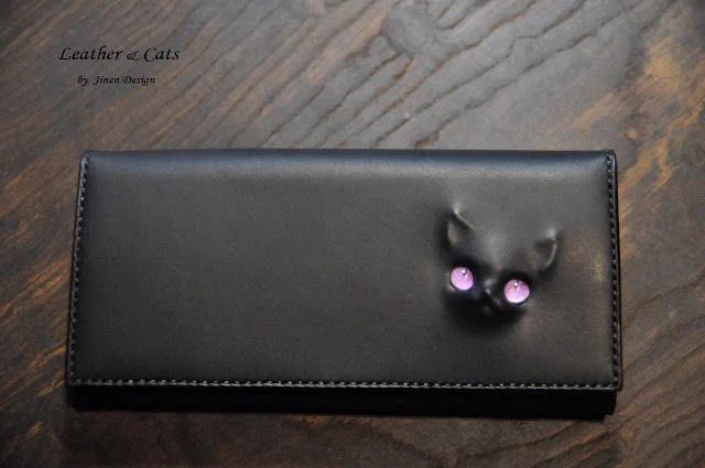 ネコ好き必見！！！　黒猫をモチーフとした日本在住アーティストの長財布がシブい！！