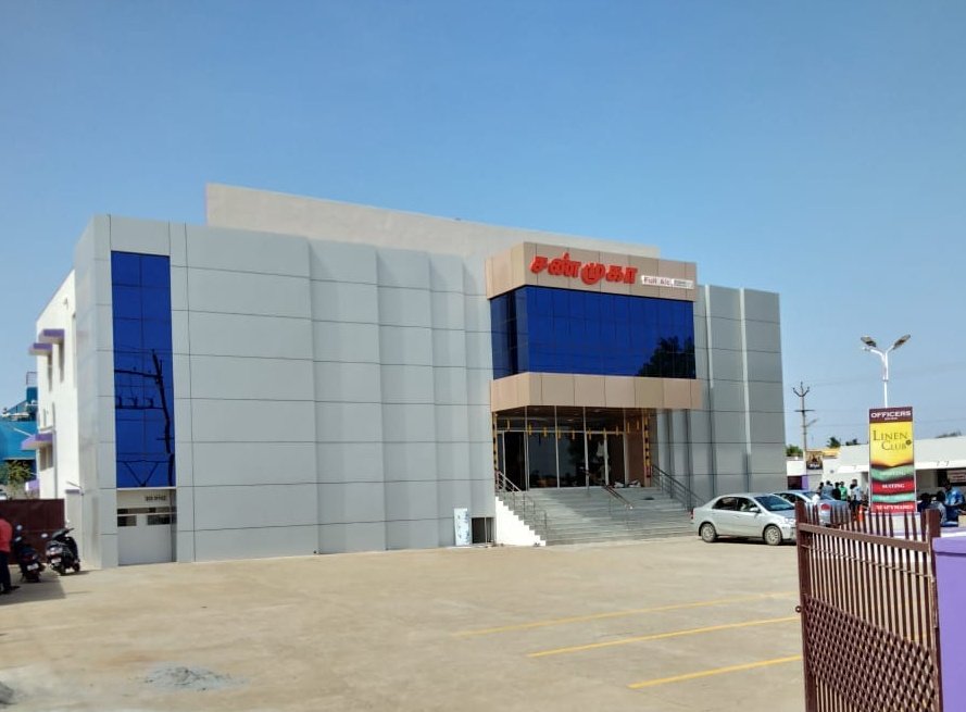 MirchiOffl's tweet photo. #Kovilpatti's #ShanmugaTheater is the First Theater to #TFPC's #Microplex Barco Projector &amp; 1st movie to Screened was @VijaySethuOffl #Junga 

#ShanmugaTheater Full A/C with #Barco 2K Projector &amp; 7.2 Dolby !!!

@ShanmugaTheatre @TFPCTN @Microplexglobal https://t.co/V61CkzMChQ