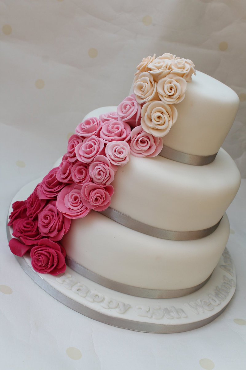StripedApron's tweet photo. Silver wedding anniversary cake in chocolate, lemon and vanilla sponge with handmade sugarpaste roses #weddinganniversary #silverwedding #25years #love #stripedapronbakery #baking https://t.co/0pbmNRrtxx