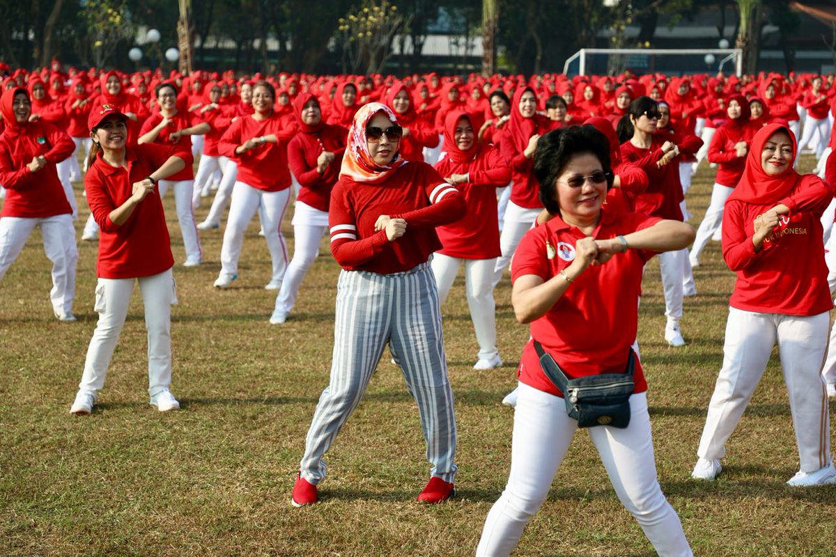 KEMENPORA_RI's tweet photo. Siap Pecahkan Guinness World Record untuk Sambut #AsianGames2018, DWP Kemenpora Terus Matangkan Persiapan. 

https://t.co/W03g9Z97Fv https://t.co/TCuhxp8Jr9