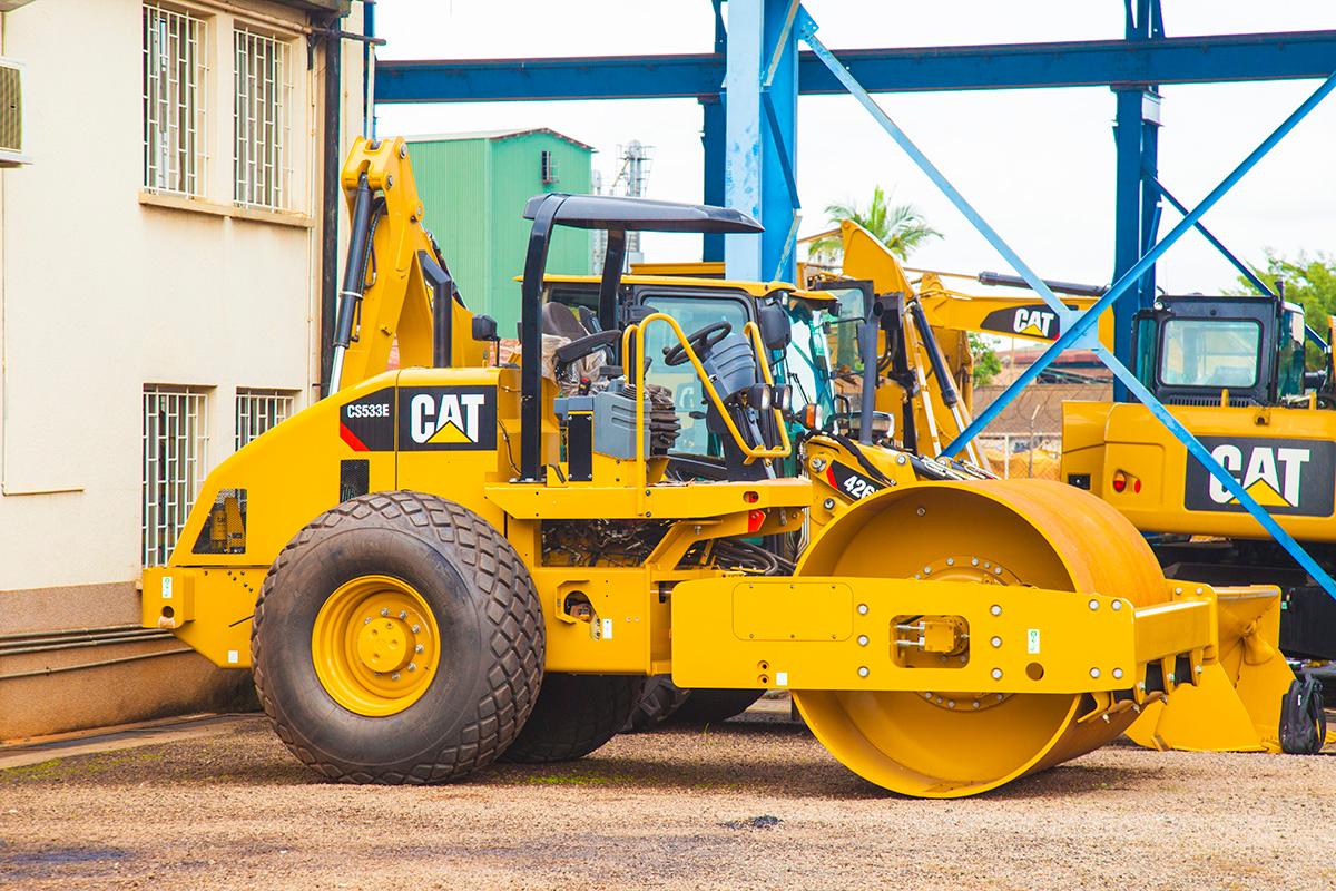 MantracUganda's tweet photo. The CS533E Soil Compactor is sized to meet the most demanding production and density requirements.
Find these at Mantrac Uganda, 7th Street Industrial Area. Call: 0312 330 631
#SoilCompactor #CatRollers #CATCompactor #SoilVibrators #Builtforit https://t.co/kC5Uf45pk1