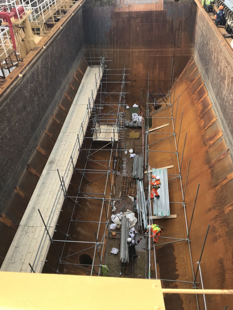Sand Fulmar’s hopper full of scaffolding instead of sand