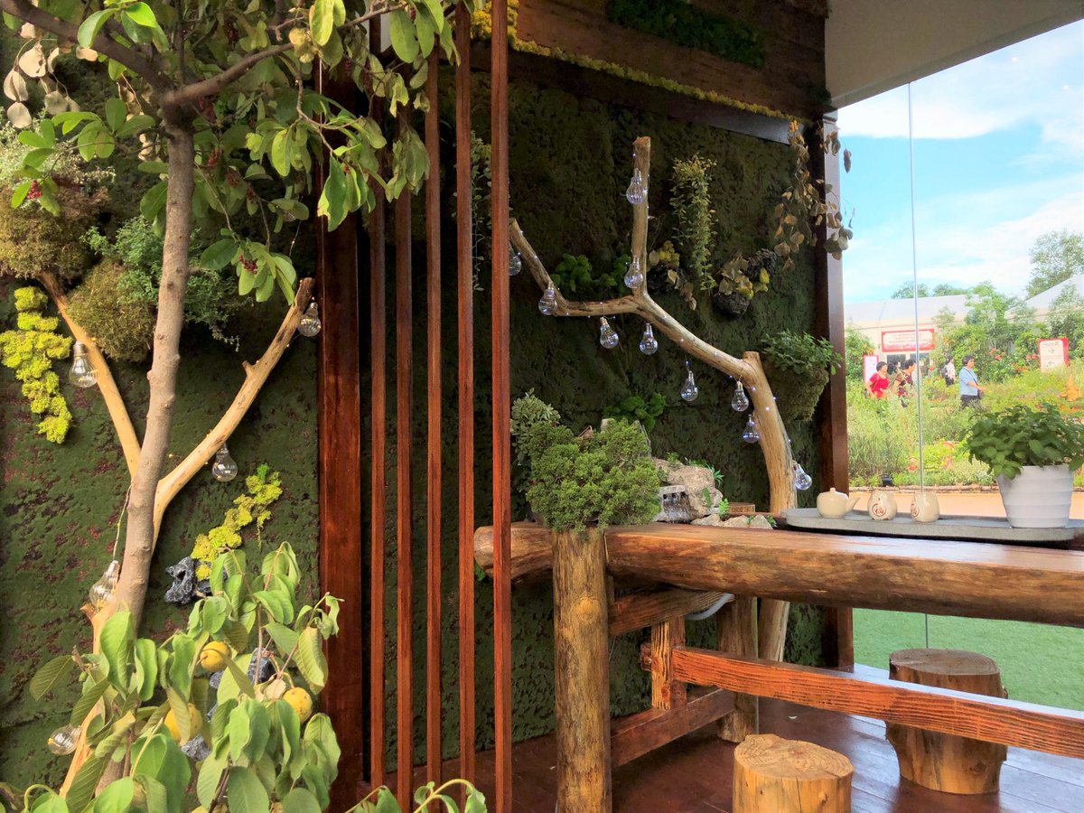 nparksbuzz's tweet photo. The #SGGardenFest hosted renowned floral designers worldwide who competed in the Balcony Gardens and Floral Windows to the World categories. See their award-winning displays and get inspired to beautify your own homes! https://t.co/h9RszLX0pW Photos: Chung Hong Jing, Su https://t.co/aazvlYPuUD