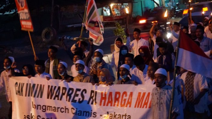 Katingan01's tweet photo. Ayo kita dukung
#LongMarchSantriUntukCakImin 
#JokowiCakImin 
#JOIN2019 
@jokowi 
@Jazilul_Fawaid @KangSyaifulHuda 
@manika_ARB 
@JoinKalteng https://t.co/M8F0zBlEkr