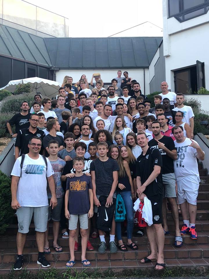 CSRAMulhouse's tweet photo. Ce weekend, la première édition du camp L&amp;W Basketball Camp s'est achevé au @CSRAMulhouse .

@Abcamps 
@MulhouseAgglo 
@lwestermann https://t.co/0DWWF2dBjV