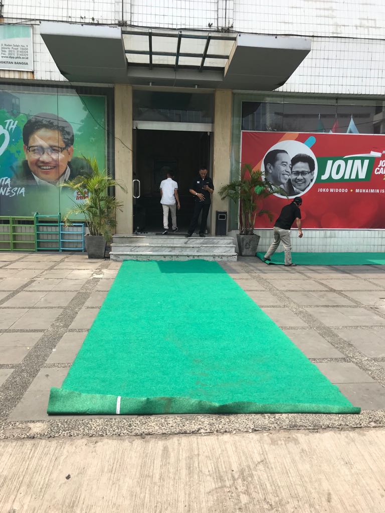 Benny79749366's tweet photo. Tetaplah semangat #LongMarchSantri demi kemajuan dan keragaman Indonesia lewat #CakiminWapresHargaMati #JOIN2019 #JOINSulbar @cakimiNOW @jokowi @Jazilul_Fawaid @KangSyaifulHuda @manika_ARB https://t.co/92bw8McJv7