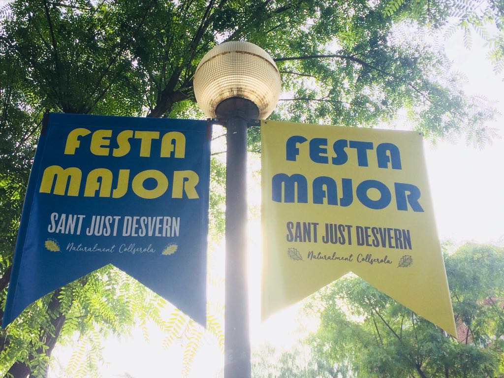 cccanginestar's tweet photo. Els carrers de #santjust respiren #FestaMajor Podeu consultar les activitats a https://t.co/nkVd827fgr i a l’app gratuïta santjustcat per a mòbils. #fmsantjust2018 @festessantjust #elnucli @radiodesvern #grocsiblaus18 #NomésvalsietdicSí https://t.co/UmH4Sj6nlg