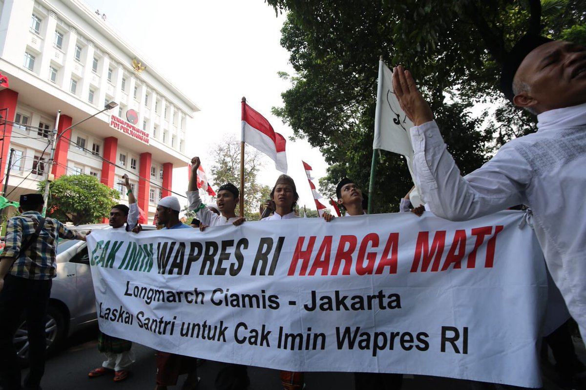 Join_Barsel_03's tweet photo. Ayo kita dukung
#LongMarchSantriUntukCakImin 
#JokowiCakImin 
#JOIN2019 
@jokowi 
@Jazilul_Fawaid @KangSyaifulHuda 
@manika_ARB 
@JoinKalteng https://t.co/xYAaQKwxSi