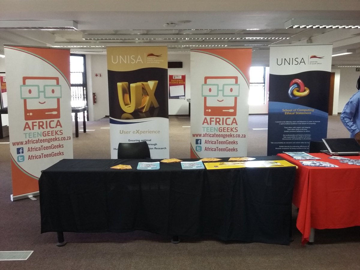 Khe_sweezy's tweet photo. @africateengeeks at the @unisa National Science Week. Exhibiting & providing #CS training to kids coming from around Gauteng. https://t.co/4fuhceNwyK