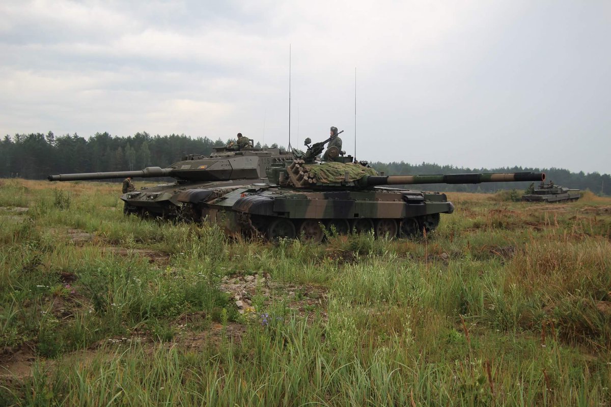 PLinNATO's tweet photo. This is #NATO!
#Polish🇵🇱 #Canadian🇨🇦 and #Spanish🇪🇸 troops train together in #Latvia🇱🇻🤝
#NATO enhanced Forward Presence #eFP #BGLVA in action💪
Aim? To reassure, deter and defend.
📸 by #BGLVA
#WeAreNATO https://t.co/6VTy4vk1C6