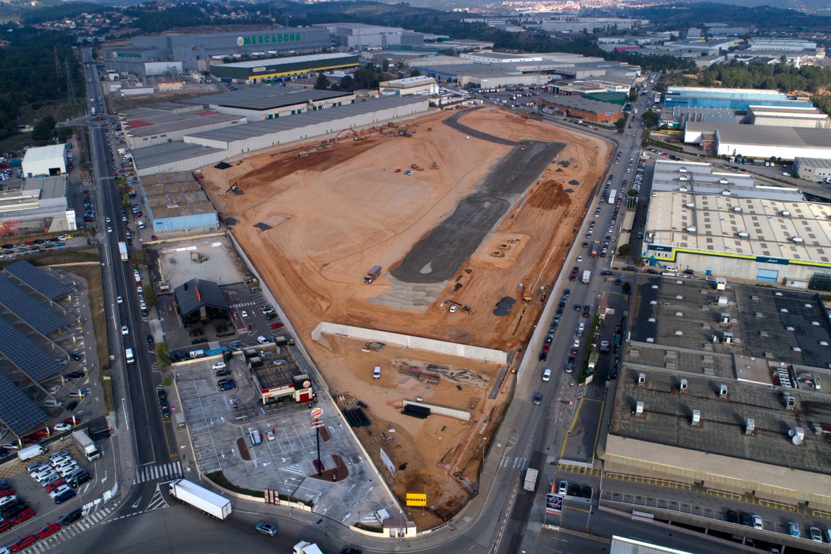 Pavasal's tweet image. 📸 🚧 | Nuestro equipo de Abrera Park ha conseguido en los últimos meses construir esta plataforma #logística galardonada con #LeedSilver  #CertificaciónLeed  #LeedCertification 

¡Gran trabajo!
#obrapavasal