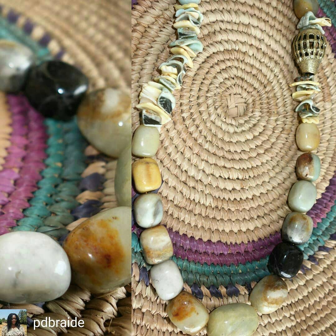 pdbraide's tweet photo. Neutrals.
Agate, brass and seashells 
20 inches long.  51cm
Beautifully polished stone.  
Only one... Available 

By me @MyEdiye

#ediye #wellmadeinnigeria https://t.co/8Wy7B23DGU