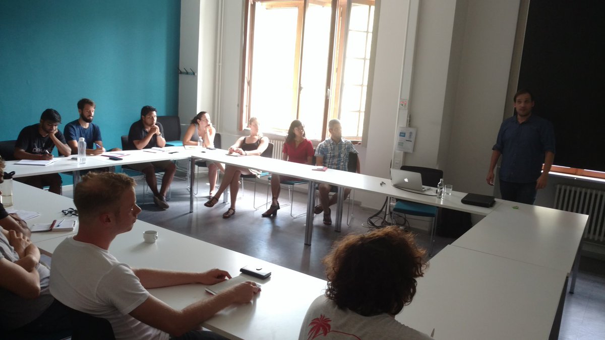 Paulo Borges giving a lecture at SREMat, thanks to all!