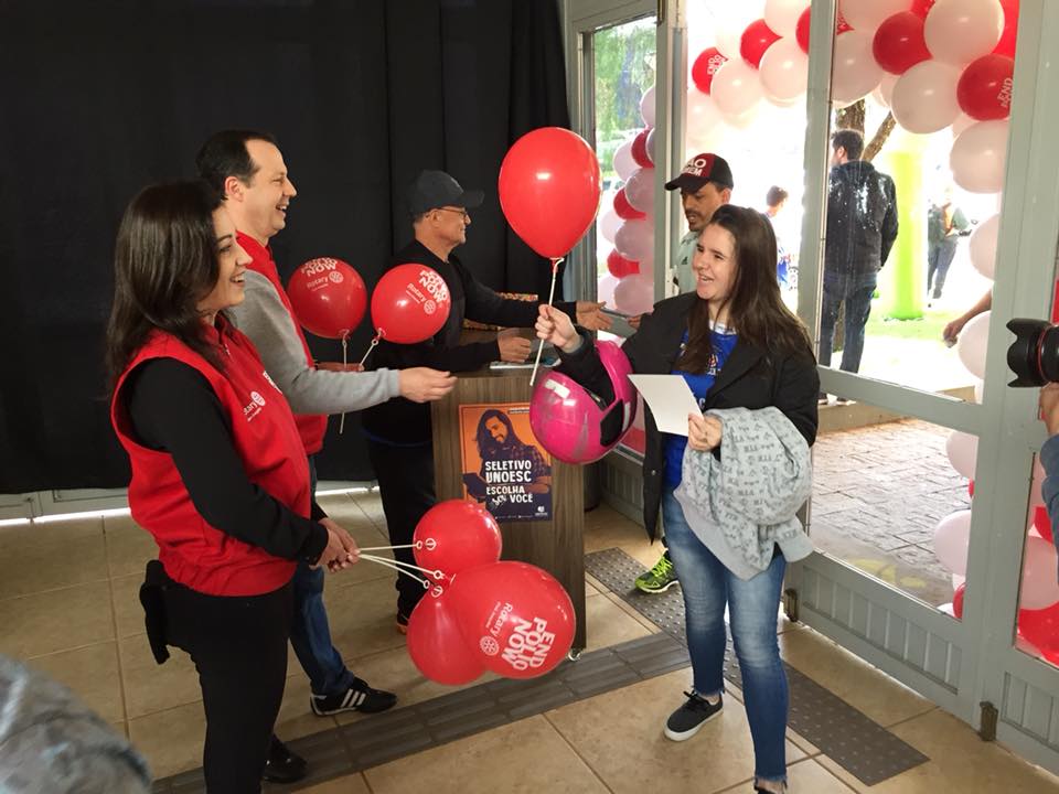 revistarotarybr's tweet photo. Os clubes brasileiros já trabalham mobilizando a comunidade para a importante luta contra a pólio na Campanha Nacional de Vacinação 2018. O Rotary Club de Joaçaba, SC, promoveu iniciativa de divulgação durante o jogo do Joaçaba Futsal pela liga nacional. #ClubesEmAção #Rotary https://t.co/MoqAnImfDz