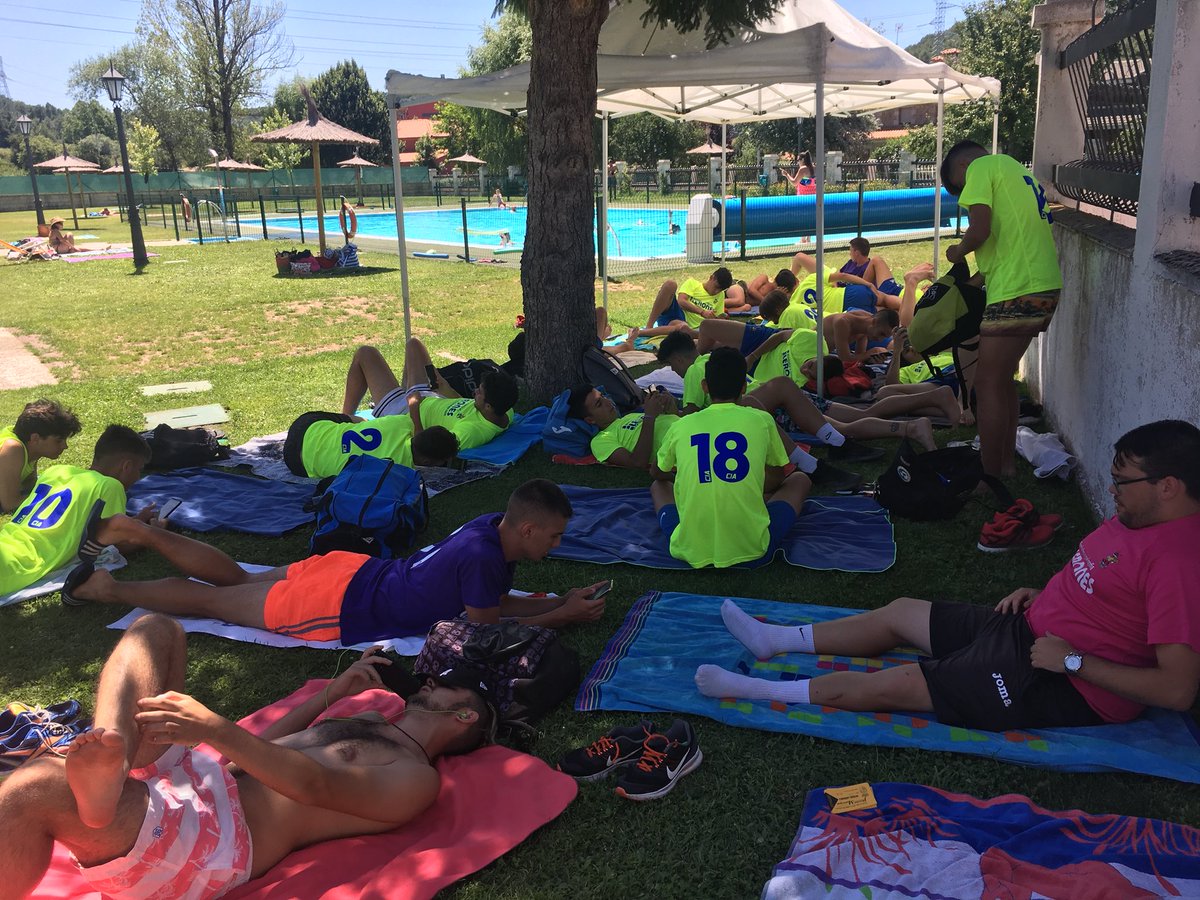 CIAMISTAD's tweet photo. Comienza bien el día, en velilla Del Río Carrion. #montañapalentina #barstop #centrointerpretaciondelatrucha #mesonlosfaroles #piscina. https://t.co/btIF2XVtOF