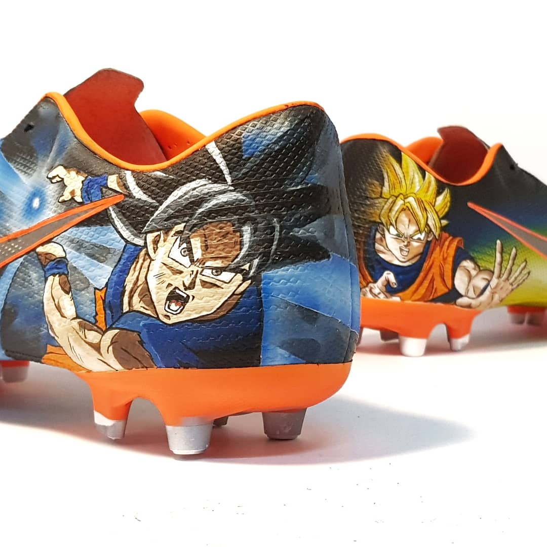 Lili Cantero | Wearable Art on Twitter: "Dragon Ball theme on these custom Nike Mercurial Vapor. Tag a friend who would love it 💥💥💥💥💥 . . . . @metasportspy @tarragosneakerscare / Twitter