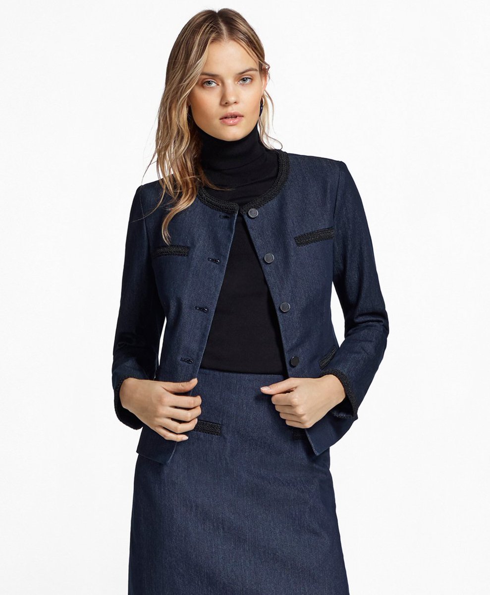 Una chaqueta de tela denim, te permite ir a la oficina y luego ir a un cóctel  #BrooksBrothers
