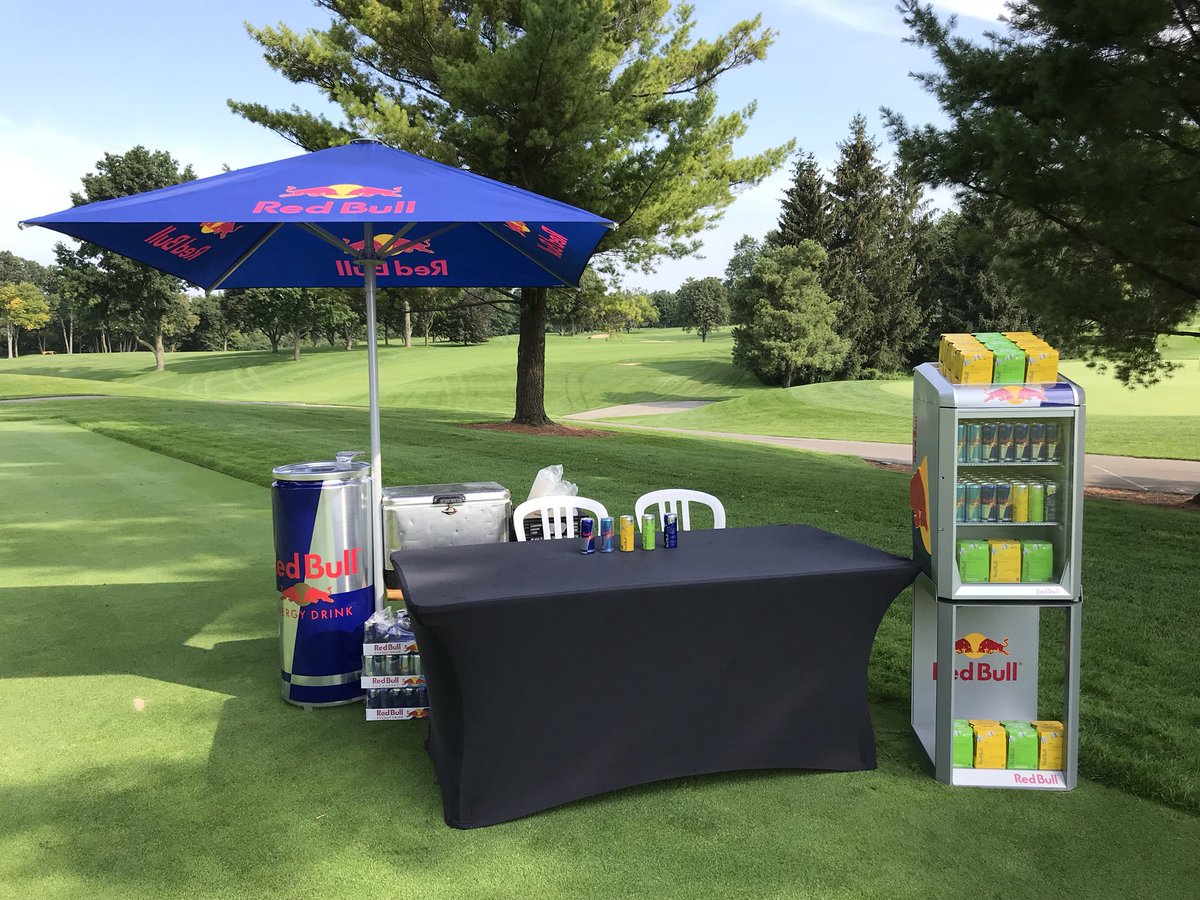 31_asher's tweet photo. Sample station is set up and ready for golfers on the 15th at the @LondonHuntClub Thank you to  @redbull  and @Prusty4Kids for having me at this event https://t.co/4PG9NCz8Xc