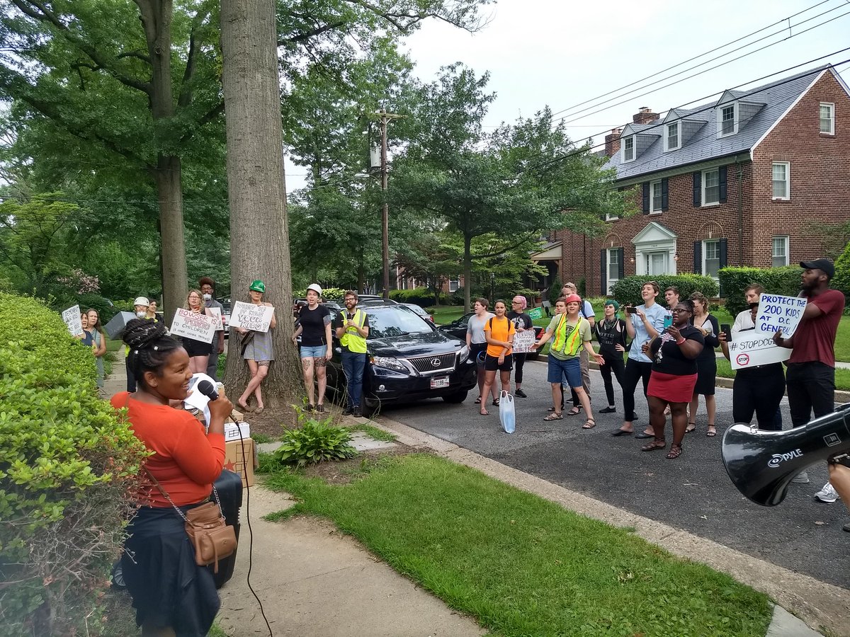StompSlumlords's tweet photo. This morning activists rallied at Mayor Bowser's home calling on her to delay the demolition of the DC general homeless shelter until the families living are safely relocated to another site. If you agree, call her at 202-272-2643 and tell her yourself! https://t.co/exeWxaqxhH