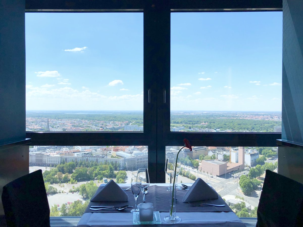 haruka_tajima's tweet photo. ライプツィヒの絶景レストラン「Panorama Tower - Plate of Art」でランチをいただいたあとは展望台からの景色を楽しみました。

#LeipzigTravel #HiddenLeipzig https://t.co/KGHAMHfX3m