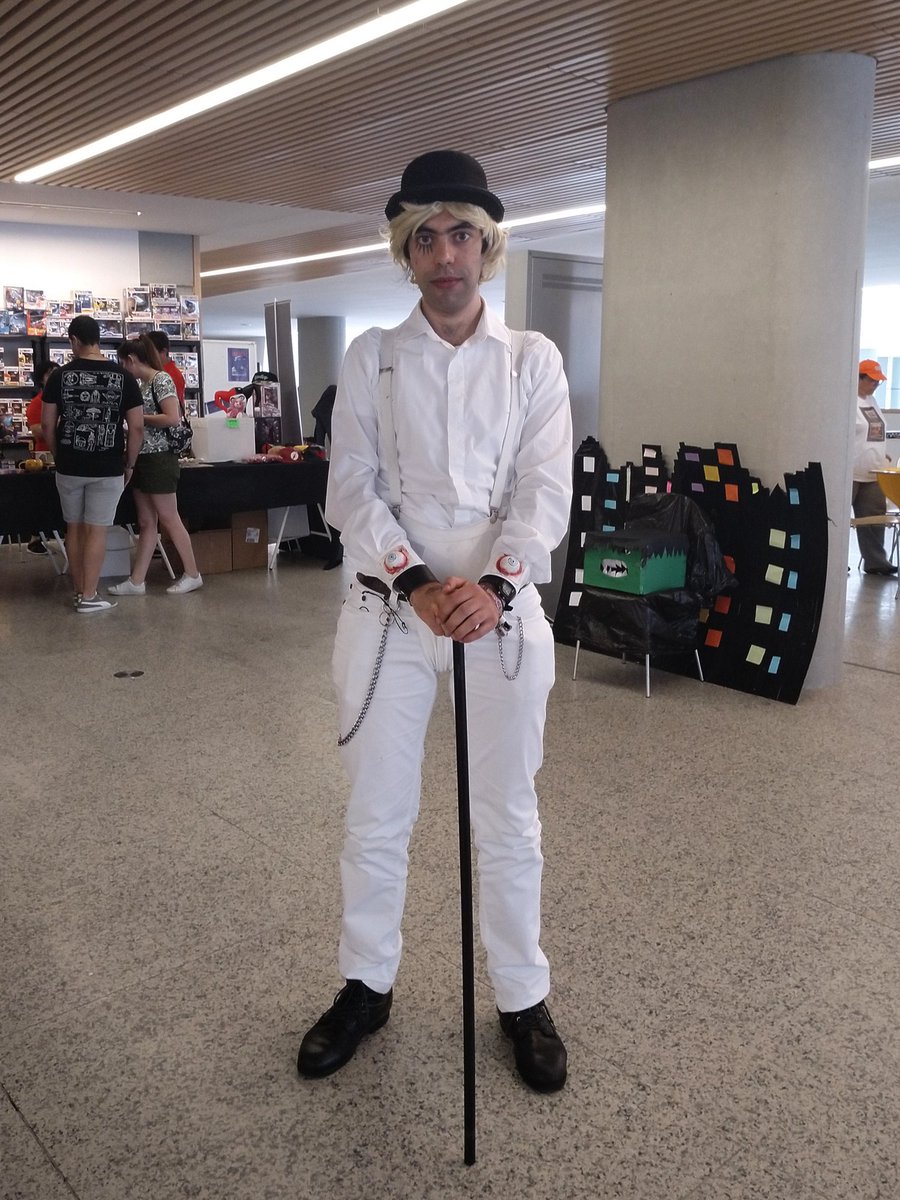 Un poco de Ultraviolencia Alex, de La Naranja Mecánica (A Clockwork Orange)  en las JMOAB de Burgos #cosplay #SuperJMOAB @AcnilBurgos, image size:900x1200