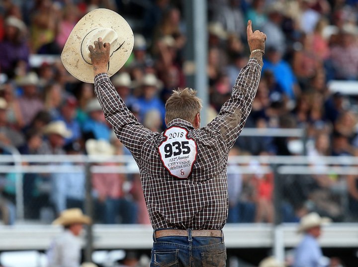 #PHOTOS bit.ly/2LILg8N <a href="/CheFrontierDays/">Cheyenne Frontier Days</a> #championship sunday of 122nd annual #rodeo