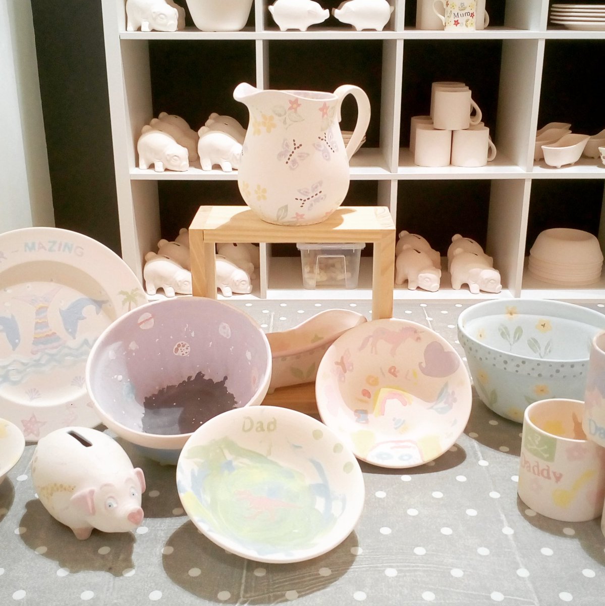 Looking for thing to do this half term? Paint your own pottery that is handmade locally so you get to take home a part of Stoke on Trent. Fun for all the family @TrenthamGardens #potterypainting #thingstodostaffordshire #halftermactivities #familyactivity #paintingfun