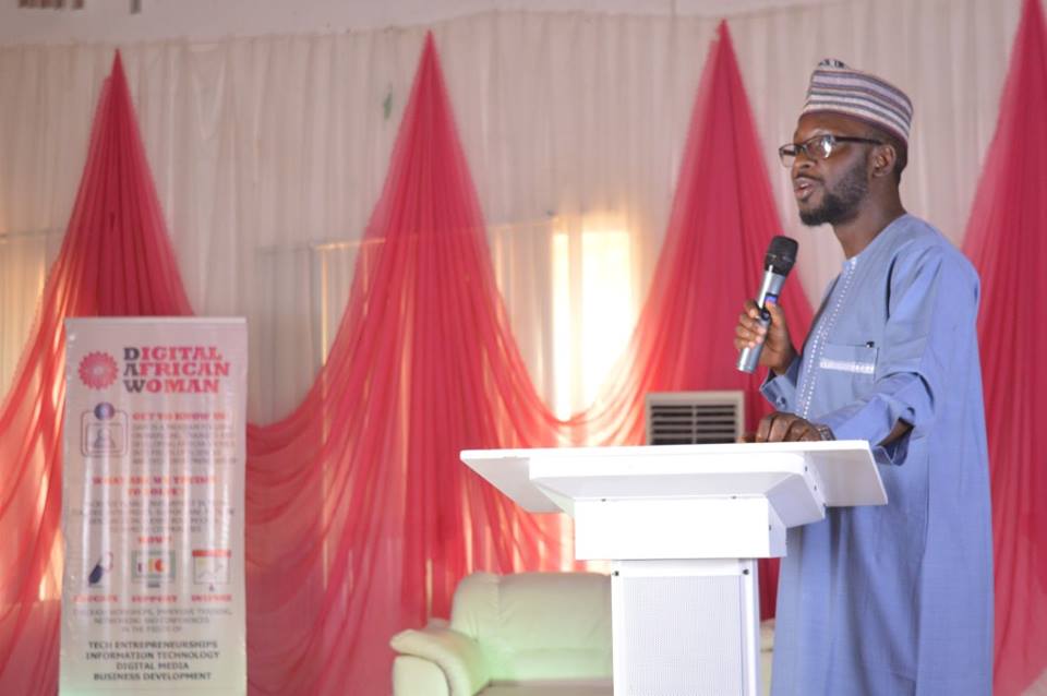 WomanDigital's tweet image. #DAWCON18 highlights. The 6-week long Business Innovation Training #TrainedbyDAW came to an end with a #Conference highlighting Pitch sessions, Exhibitions &amp;amp; Networking, as well as a Ball, Awards &amp;amp; Fashion. Thanks to @Dattijo @KDMobp @ClickOnKaduna  for support