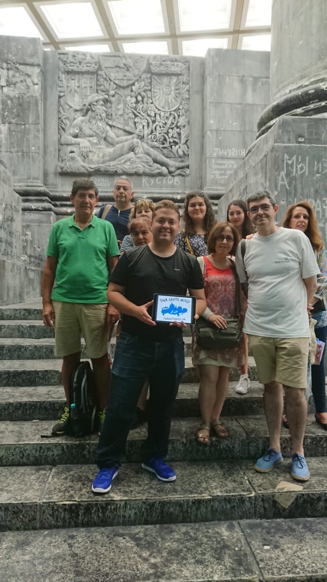 TourgratisRusia's tweet photo. En el #diainternacionaldelaamistad conoce a nuestros guías amigables y profesionales!! 😁⬇️
#Rostov es una de las ciudades más antiguas de #Rusia y un importante centro turístico del llamado anillo de oro! 
👉 Tenemos #Tours desde 20€ - https://t.co/OOyNX1dMaP 👈 https://t.co/AdGIGY7ZGj