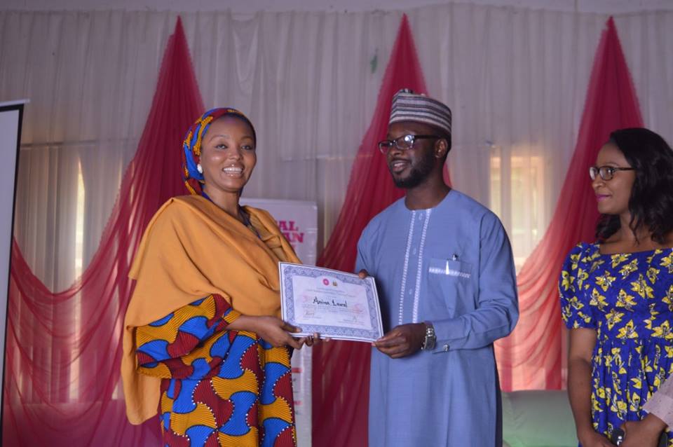 WomanDigital's tweet image. #DAWCON18 Highlights. Here, successful participants of the #TrainedByDAW receive a certificate of completion from @Dattijo and CEO DAW @K_hadi8. To say the least we are proud of how far these enterprising women &amp;amp; men have come. We can't wait to hear &amp;amp; share their success stories.