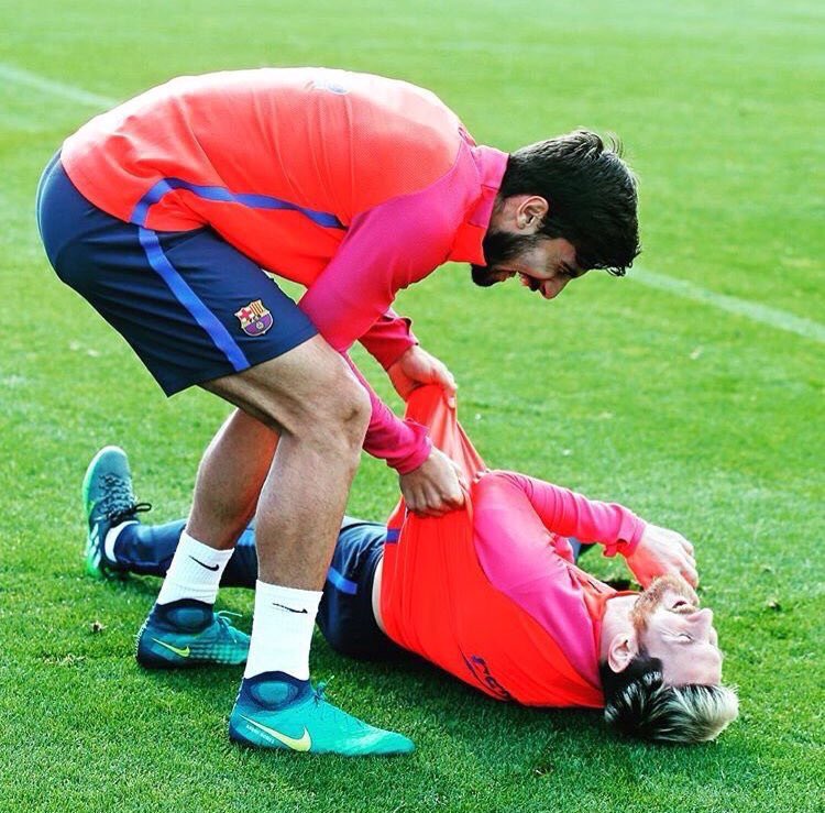 Happy birthday Andre Gomes , I hope you have a good days in your life    . 