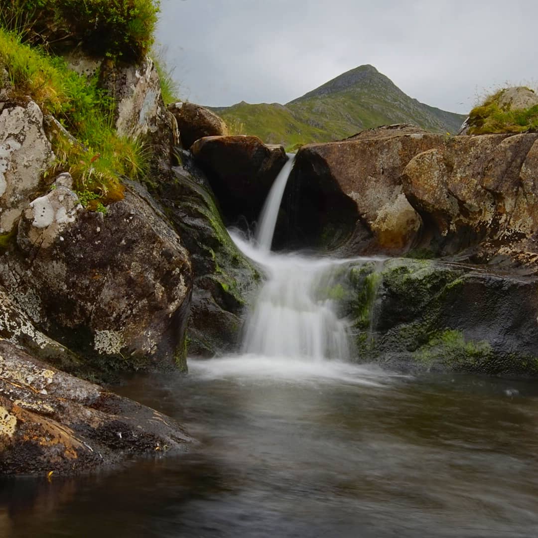 MapologyCo's tweet photo. Back in work after 4 days in Glen Shiel. Stayed at the remote @hostellingscot #GlenAffric hostel before heading out for an epic accent of the surrounding hills.

Will be back for more! 
#getoutside https://t.co/6izMqnZmAv