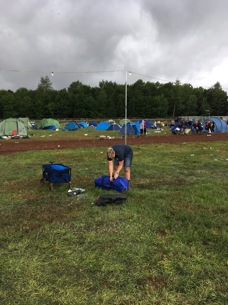 CleeDonna's tweet photo. @inthefieldsLIVE We did though #keepcampclean #moveyourmess https://t.co/yyZY3xfcD8