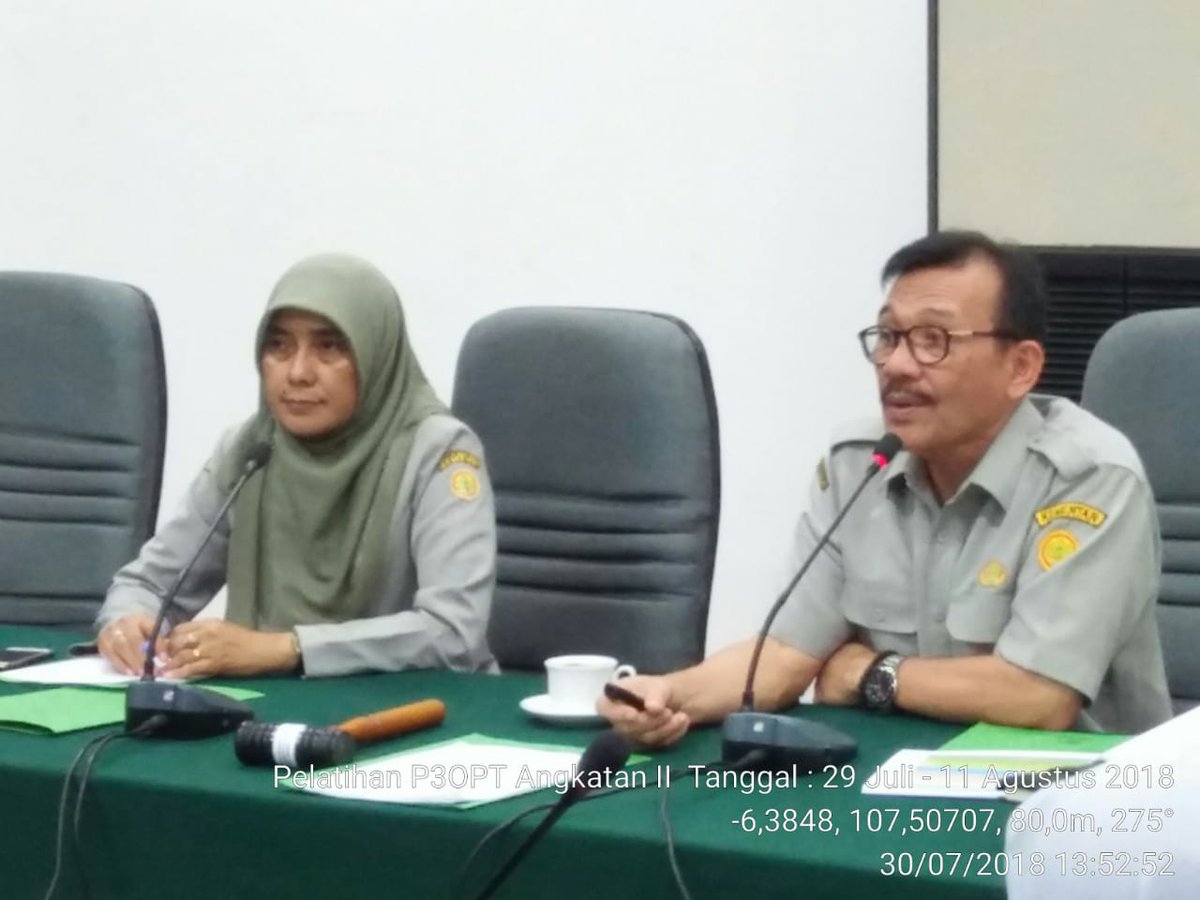 bbpopt's tweet photo. #PengawalOPT
Senin (30/7) Direktur Perlintan @Yanuardi131058 sampaikan |Kebijakan Perlindungan Tanaman Pangan Tahun 2018| pd peserta Pelatihan P3OPT bagi THL POPT angktan ll TA 2018 di @bbpopt
#SpotStop #Preemtif
@ditlin_tp
@Ditjen_TP_News
@kementan https://t.co/XsdhxmxGqf