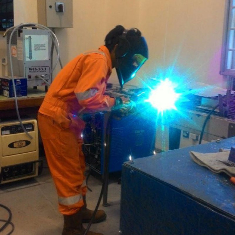 utbsem's tweet photo. Photos of #behindthescenes from our Mechanical Team for #throwbackUTBEDT18
.
When our Mechanical Team is not in the UTB Eco-marathon Lab, they are in the Mechanical Workshop to gather and cut materials needed for rebuilding Pahlawan III.X. https://t.co/wcQkdw5eoc