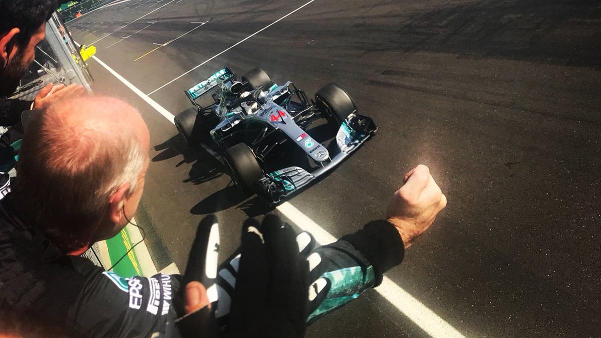 DareMagic_YT's tweet photo. ATENCIÓN!! Hoy toca DIRECTAZO toca resumir el gran premio de Hungría de F1 con nuestro #PaddockF1 resumen + Tertulia + Silly Season (Haré mi apuesta de parrilla para 2019 equipo a equipo) Os esperamos a las 21:15! #F1Hungría @F1 #F1Español #F12018 #HungarianGP https://t.co/668zuFPnxP