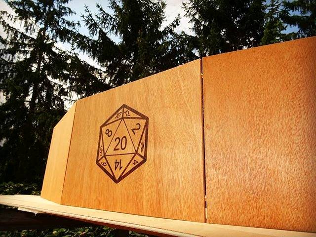 PlywoodEnt's tweet photo. FOR SALE (10% off) - Have this screen from a return, so if anyone likes this simple design it can be shipped to you the very next day after the purchase #woodworking #woodburning #pyrography #dnd #pathfinder #rpg #tabletop #tabletopgames #dmscreen #d20 https://t.co/3K6Zo7G94j