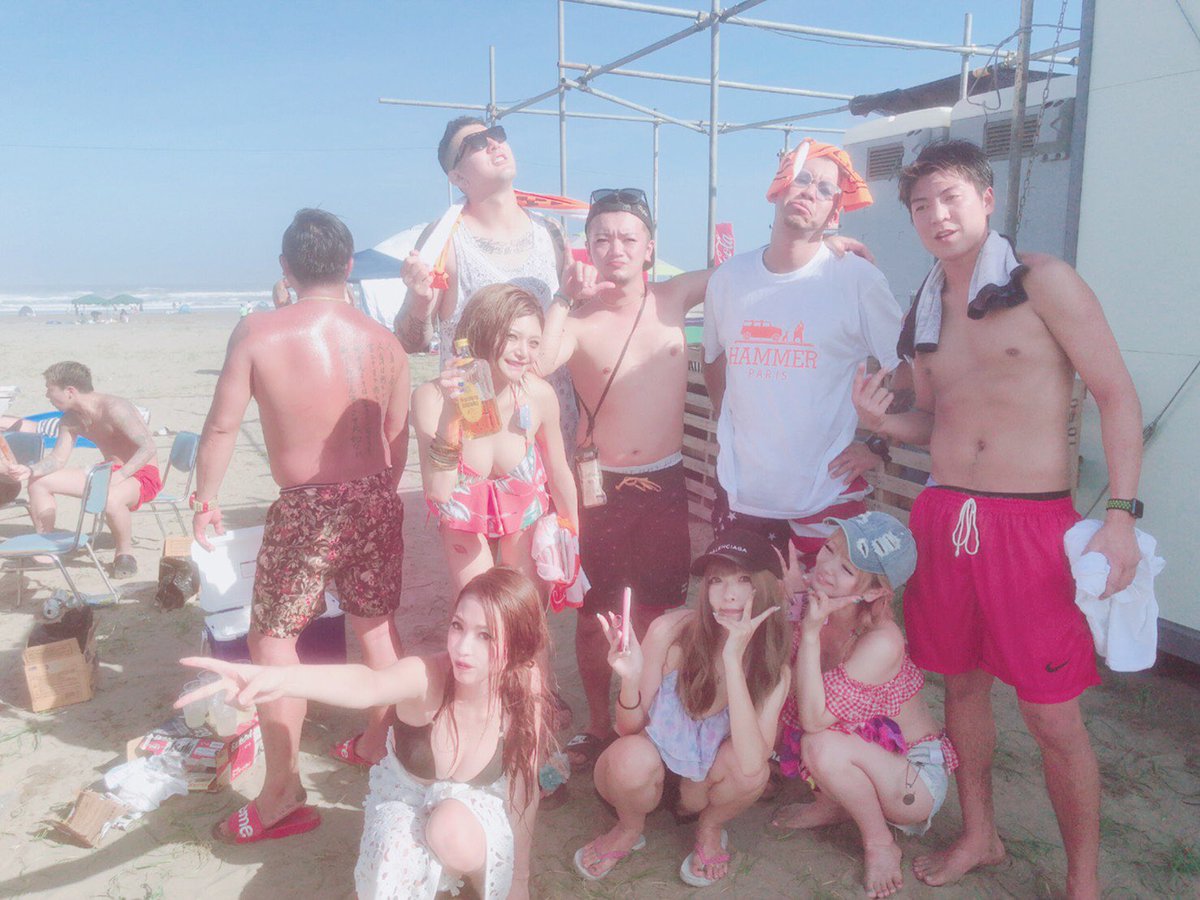 takachin_1222's tweet photo. おはようございます!
昨日は、どM BBQに参加させていただきました!
何が言いたいかと言うと
メチャ楽しかった!
みんなでわちゃわちゃサイクー#新宿
#歌舞伎町
#ホスト
#kjgroup
#clubflow
#店長
#師匠
#モロタクミ
#モロタク
#シーサーサー
#肉エット https://t.co/7oVIO1Fkd1