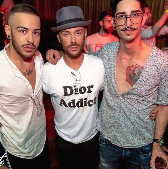flamingo_savage's tweet photo. Love this of Paul Godfrey wearing our ‘Dior Addict’ t-shirt! https://t.co/H7bRpctWnN✌️ https://t.co/4hUfiHyTUX