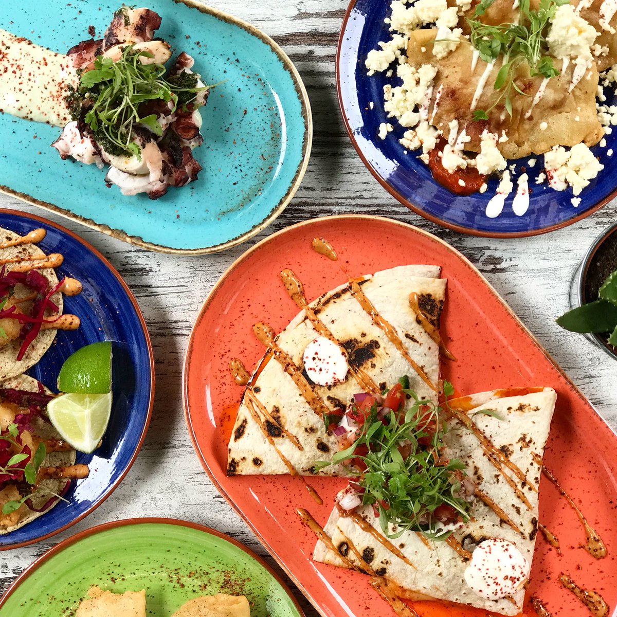 moletacobar's tweet photo. MONDAYS ARE GUAC' BUT MEXICAN FOOD MAKES EVERYTHING BETTER π
we know best - lip-smacking wow! mexican food is THE ONE π
πon the red plate #quesadillas filled with #oxacacheese & #mincedchorizo
π₯π₯π₯
#mondaysarewhack #makemondaymagic #wowdelicious
https://t.co/TWb3RyirNI https://t.co/HwGrNtb3Zd