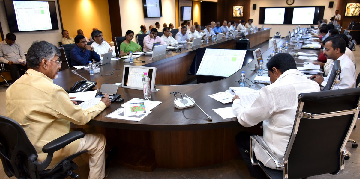 TDP24x7's tweet photo. Sri #ncbn reviewed the progress of #Polavaram project during his Monday meeting with officials from the Irrigation department. #Polavaramreview #ChandrababuNaidu #AndhraPradesh #TDP #TeluguDesamParty #NaraLokesh #NCBN #NTR #Amaravati #JaiTDP #APDharmaPoratam #CBNDharmaporatam https://t.co/ulDuIUZNoF